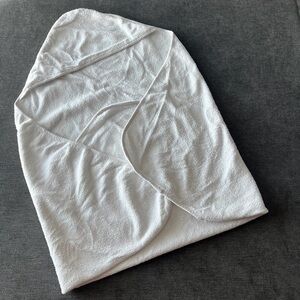 Kyte Hooded Bath Towel in Cloud (White)